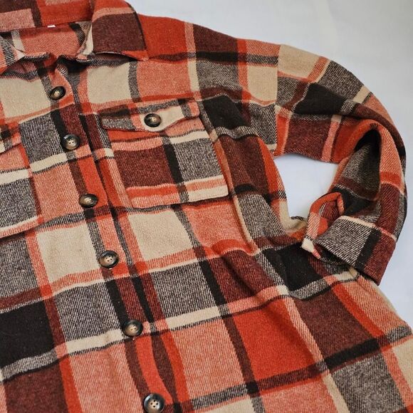 Women's Plaid Shacket Size L - Picture 2 of 5
